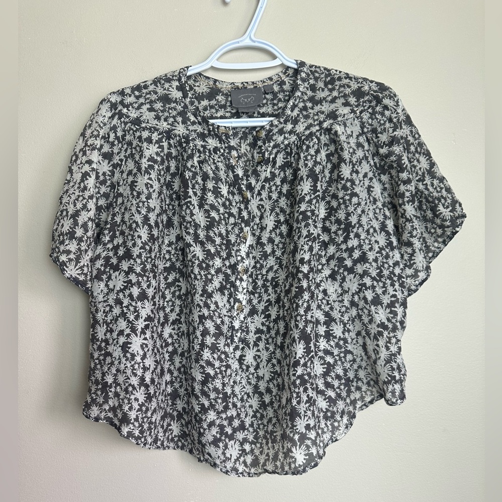 Vanessa Virginia Size S Floral Black and White Women's Top